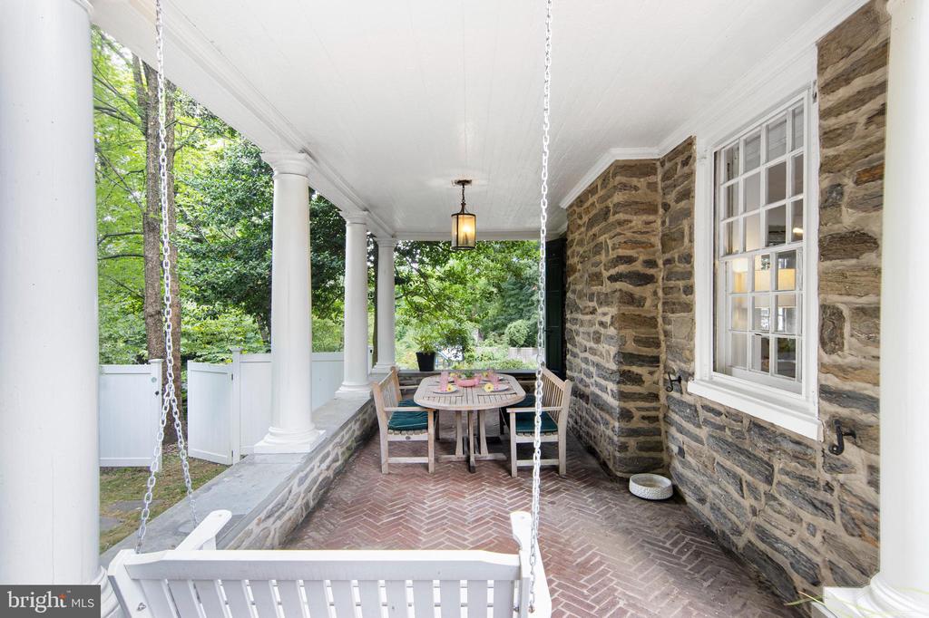 117 CARPENTER LANE
