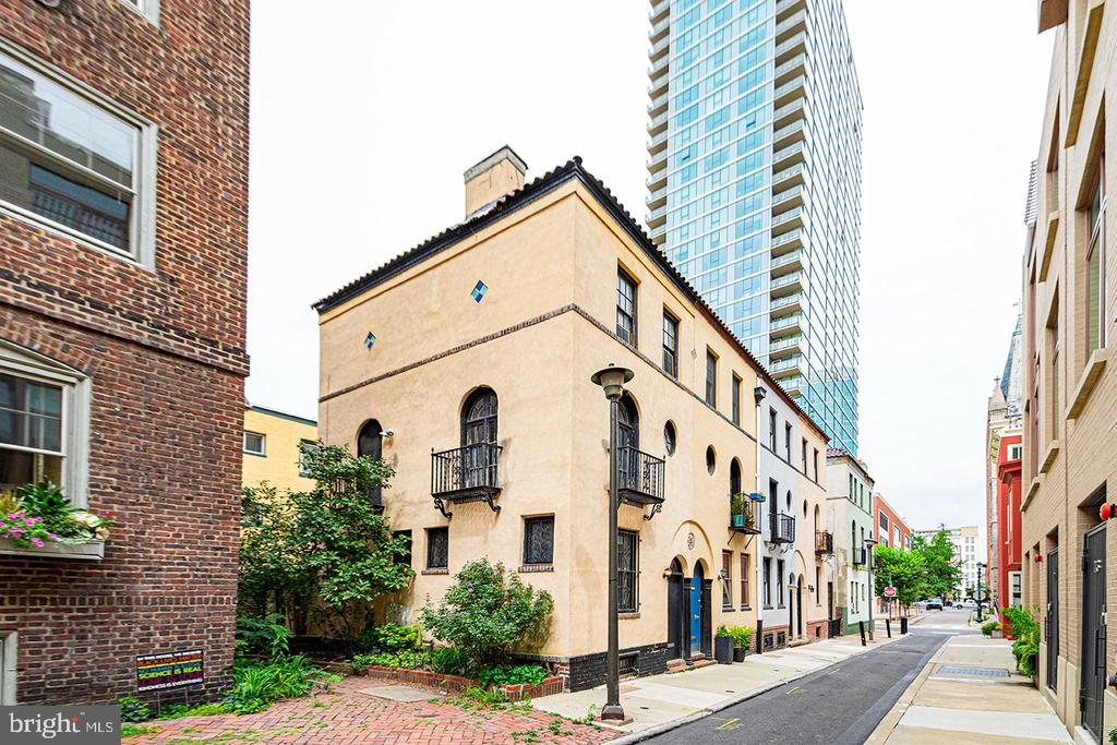120 S VAN PELT STREET