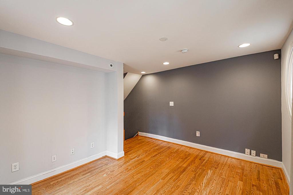 120 S VAN PELT STREET