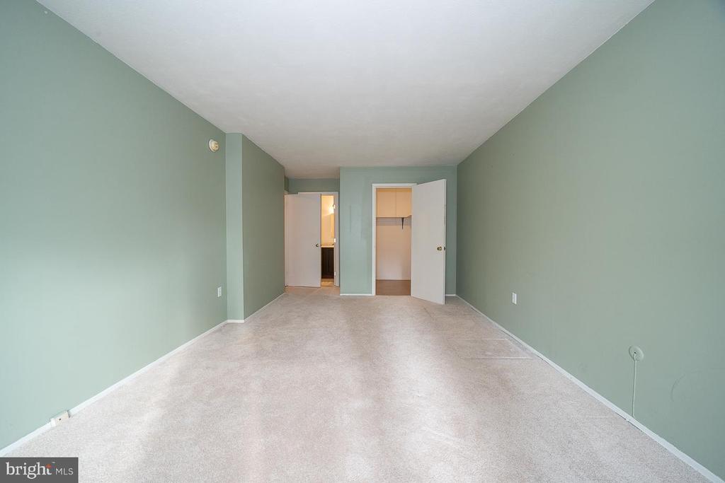 1919 CHESTNUT STREET Unit: 517
