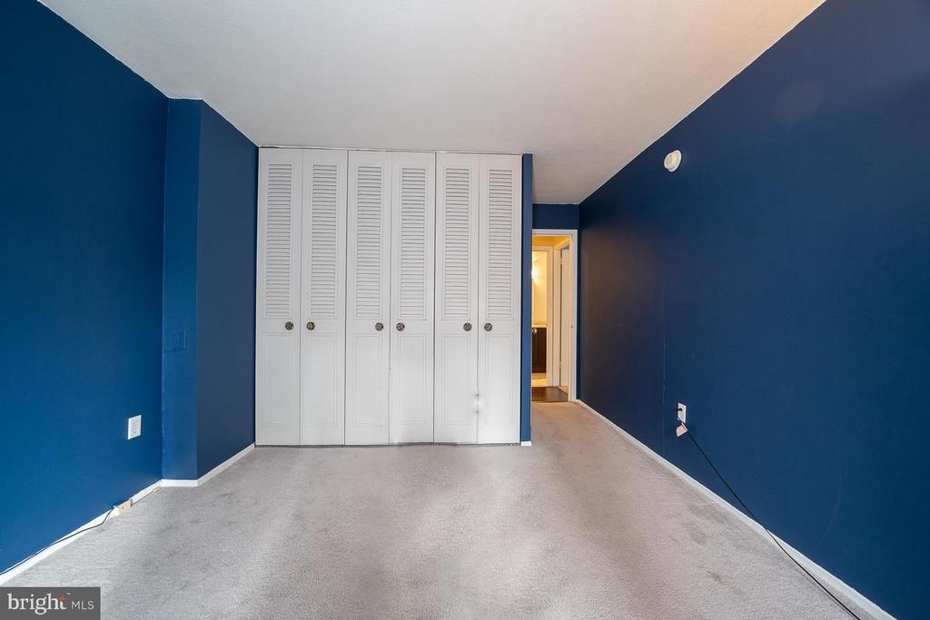 1919 CHESTNUT STREET Unit: 517
