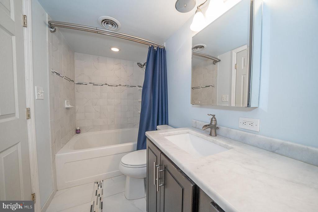 1919 CHESTNUT STREET Unit: 517