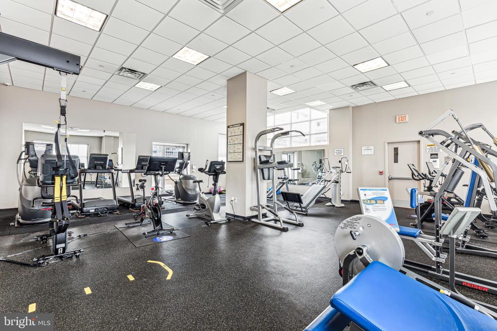 111 S 15TH STREET Unit: 2105