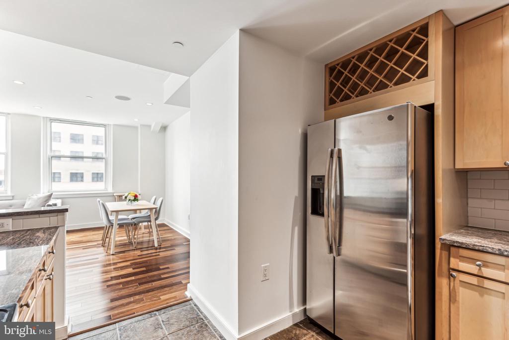111 S 15TH STREET Unit: 2105