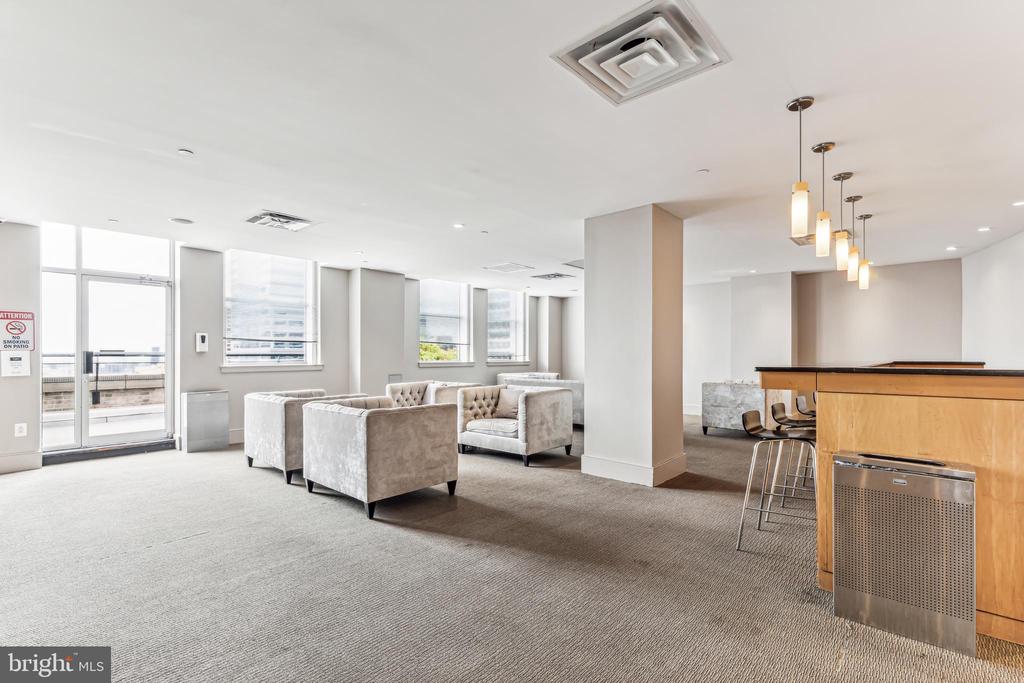 111 S 15TH STREET Unit: 2105