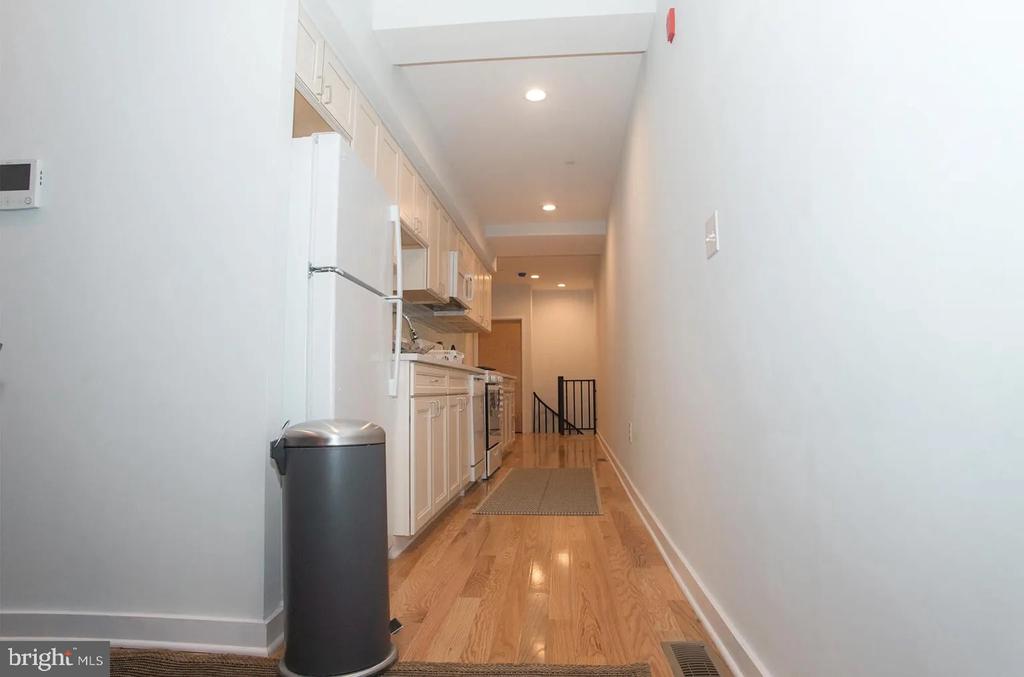 2016 LOCUST STREET Unit: 1ST FLOOR