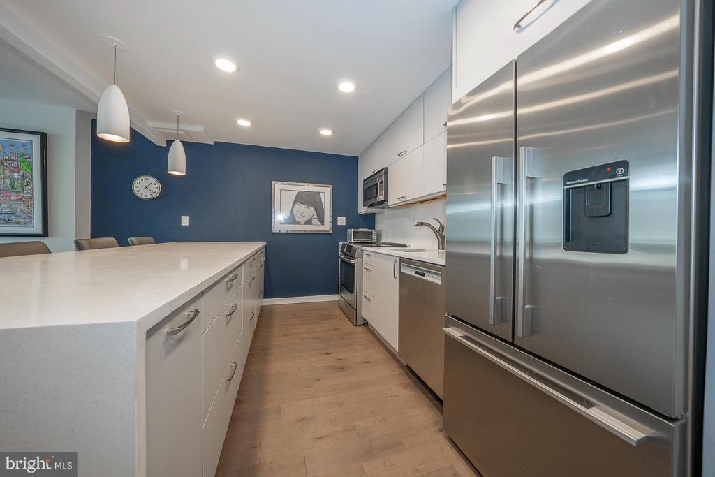 1919 CHESTNUT STREET Unit: 1015