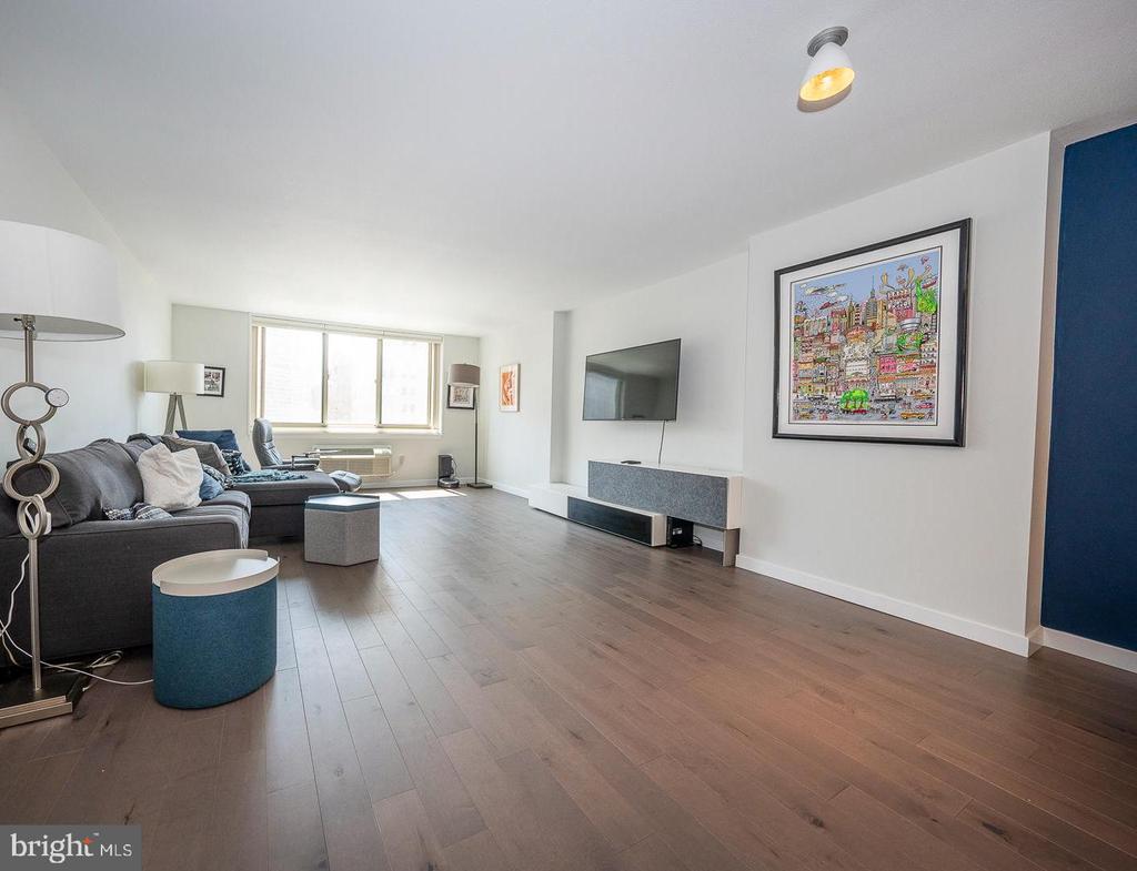 1919 CHESTNUT STREET Unit: 1015