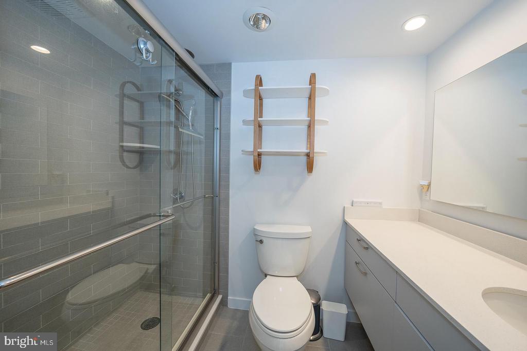 1919 CHESTNUT STREET Unit: 1015