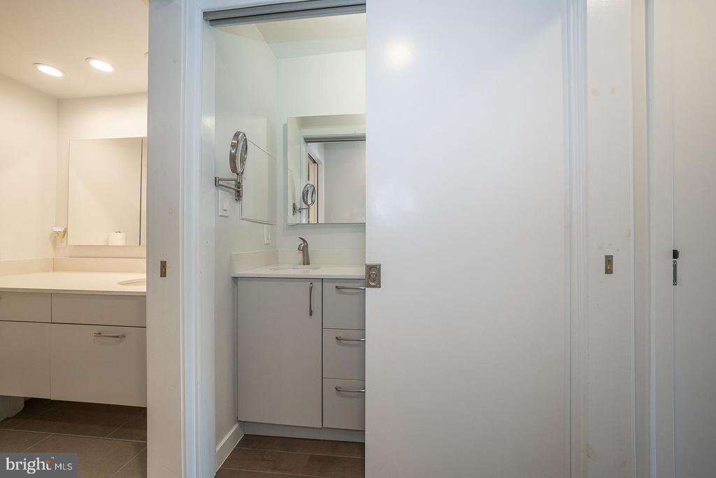 1919 CHESTNUT STREET Unit: 1015