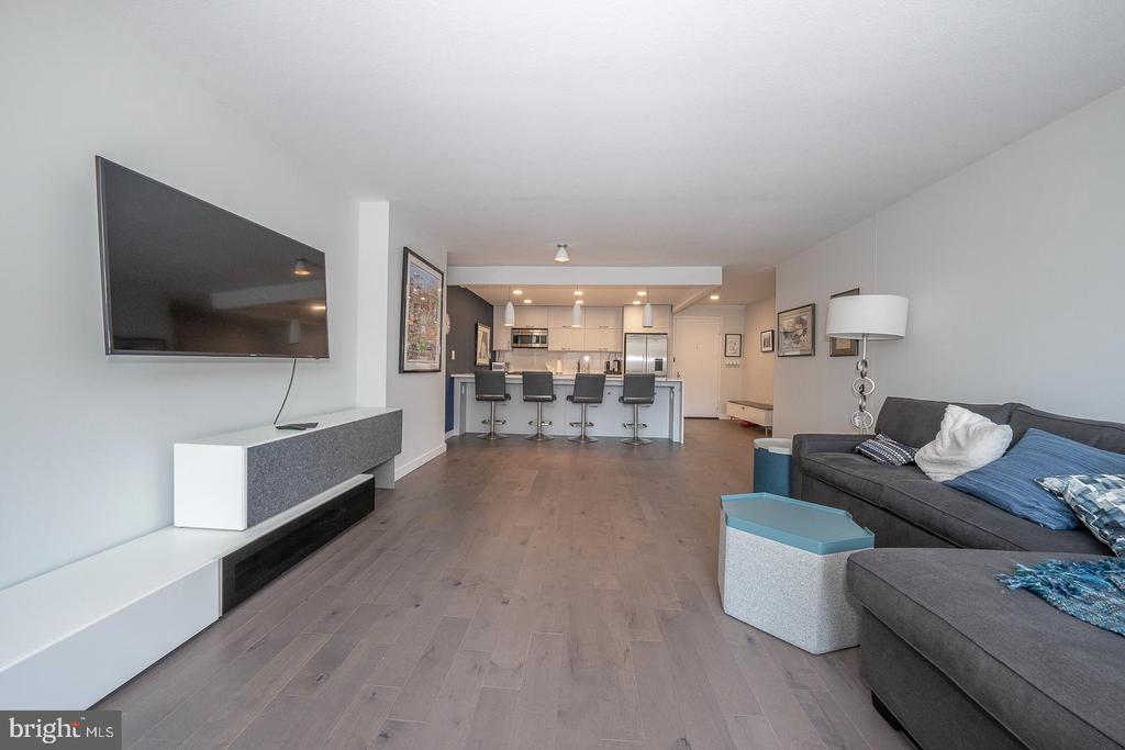 1919 CHESTNUT STREET Unit: 1015