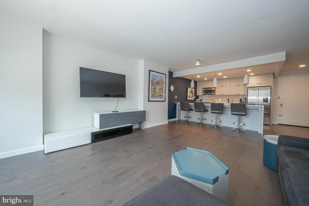 1919 CHESTNUT STREET Unit: 1015