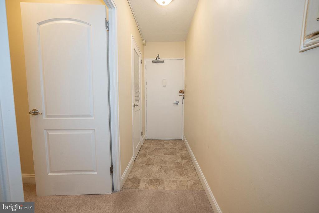 1900 JOHN F KENNEDY BOULEVARD Unit: 805-807