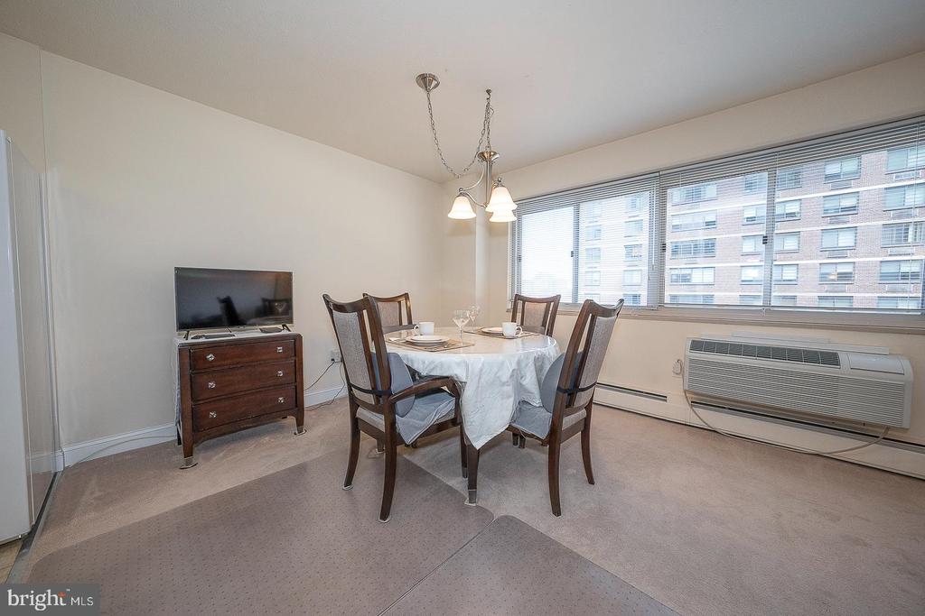 1900 JOHN F KENNEDY BOULEVARD Unit: 805-807