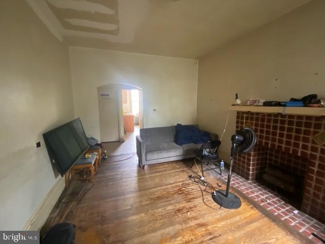 1808 W TIOGA STREET