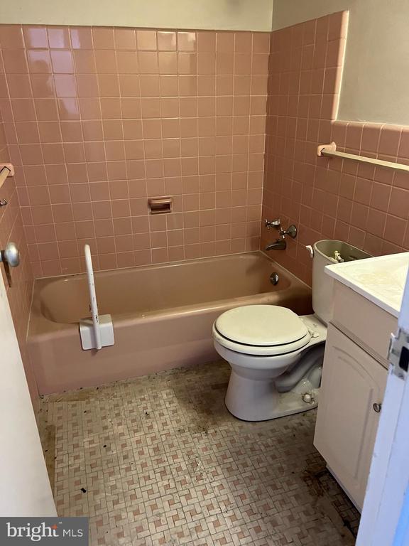 118 S 21ST STREET Unit: 818
