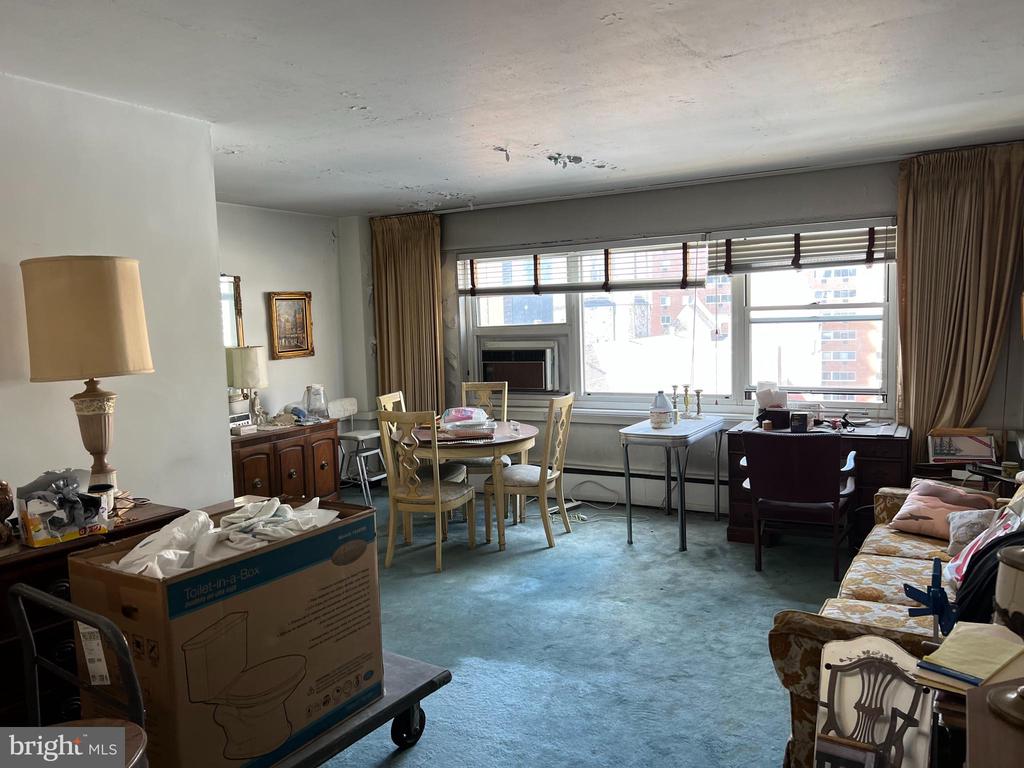 118 S 21ST STREET Unit: 818