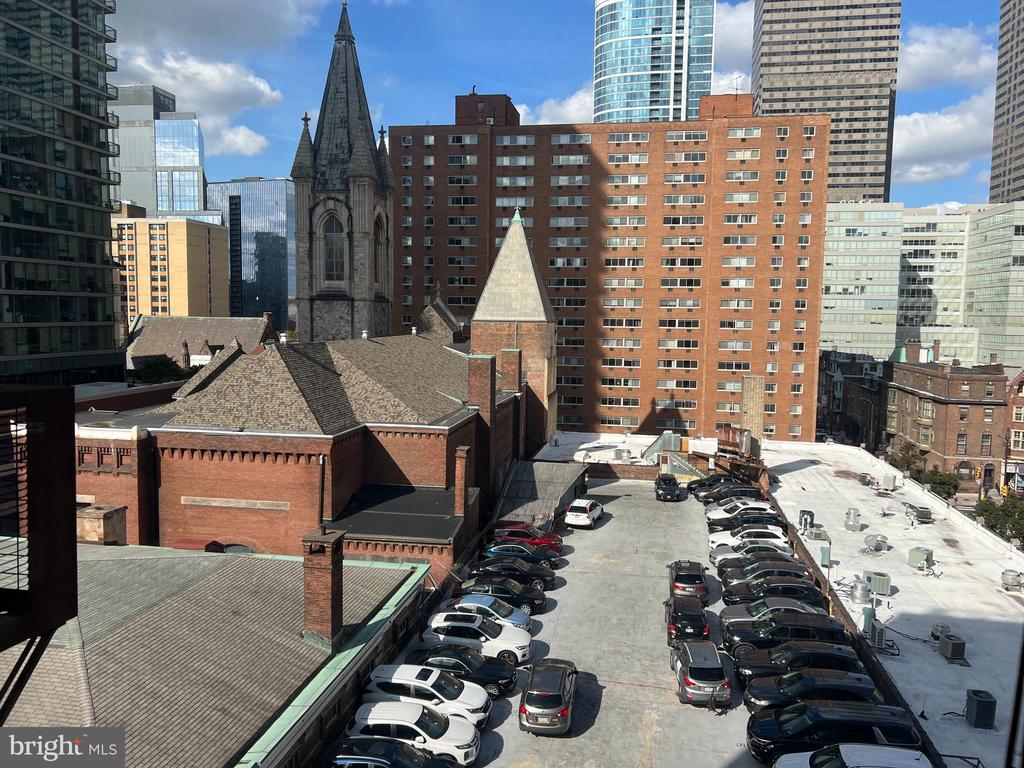 118 S 21ST STREET Unit: 818