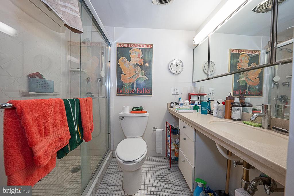 1919 CHESTNUT STREET Unit: 2810-12