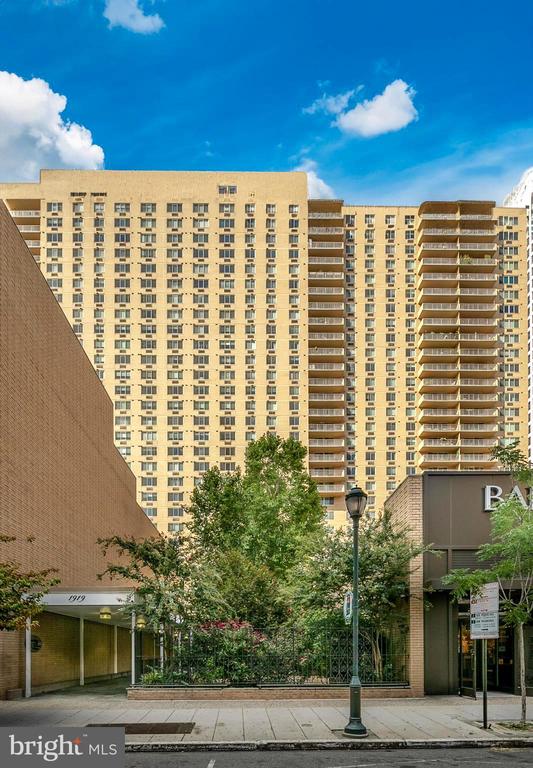1919 CHESTNUT STREET Unit: 2810-12