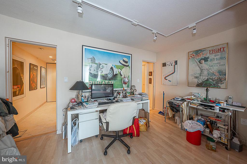 1919 CHESTNUT STREET Unit: 2810-12