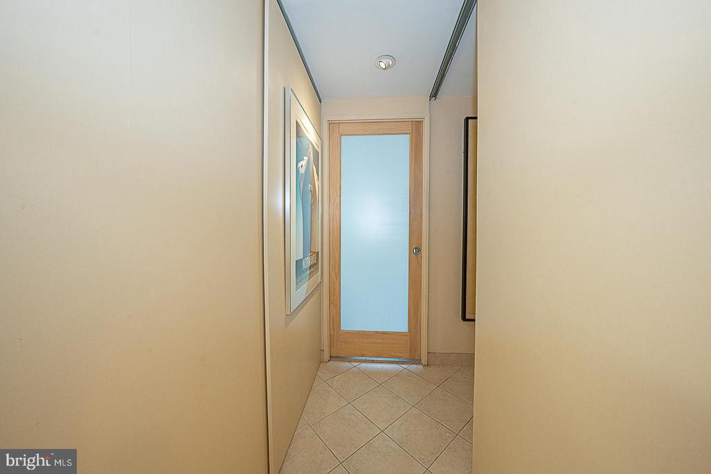1919 CHESTNUT STREET Unit: 2810-12