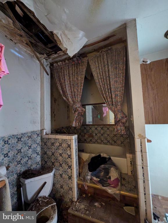4622 WAYNE AVENUE