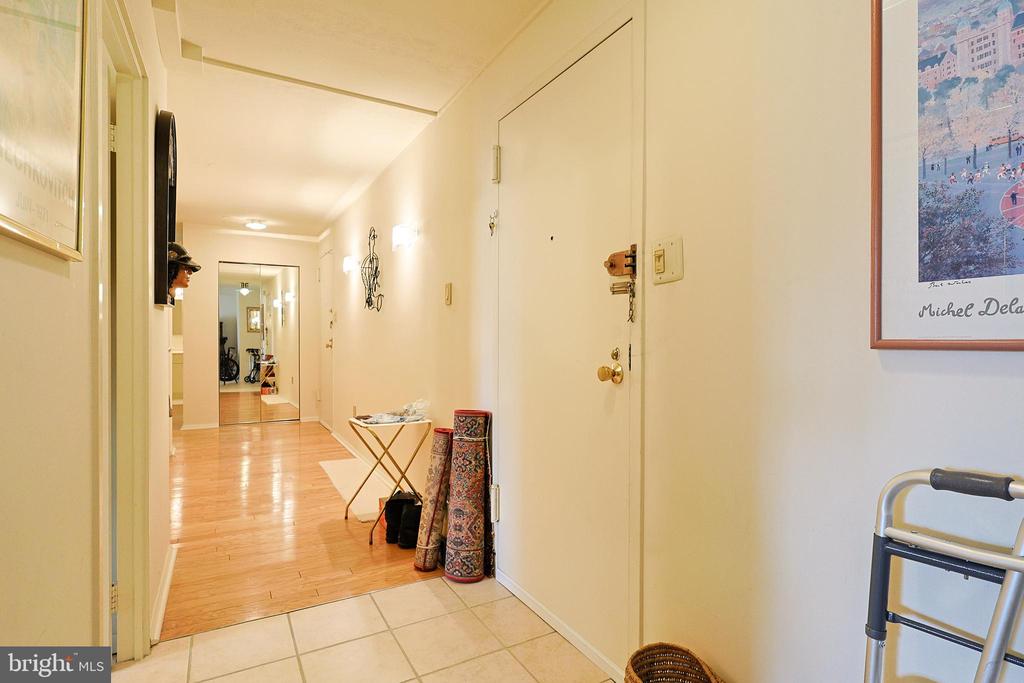 1901 JOHN F KENNEDY BOULEVARD Unit: 1907/08