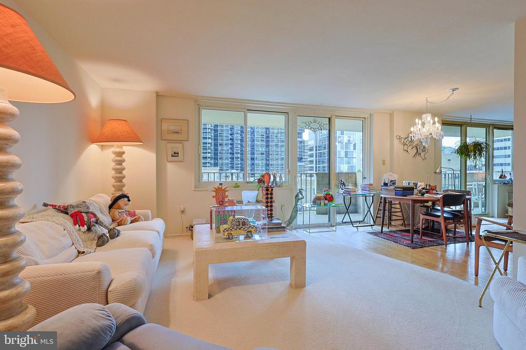 1901 JOHN F KENNEDY BOULEVARD Unit: 1907/08