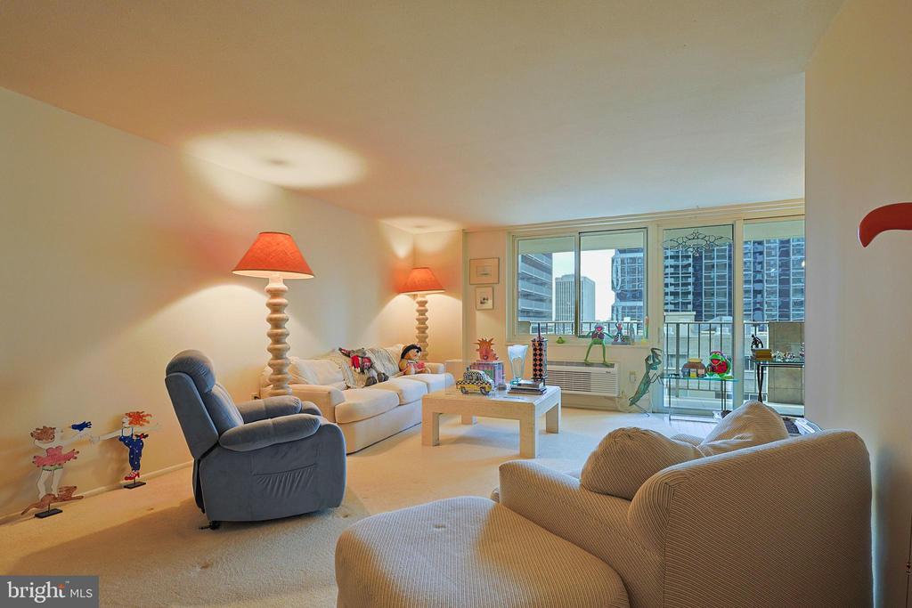 1901 JOHN F KENNEDY BOULEVARD Unit: 1907/08