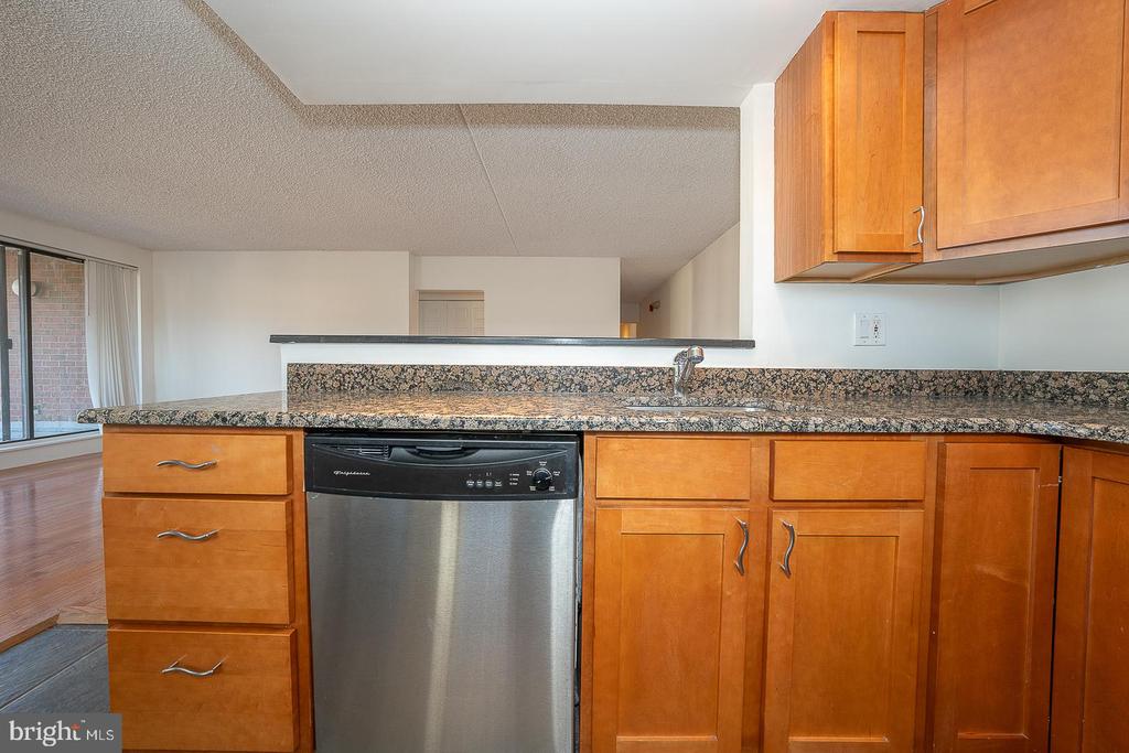 200 LOMBARD STREET Unit: 531
