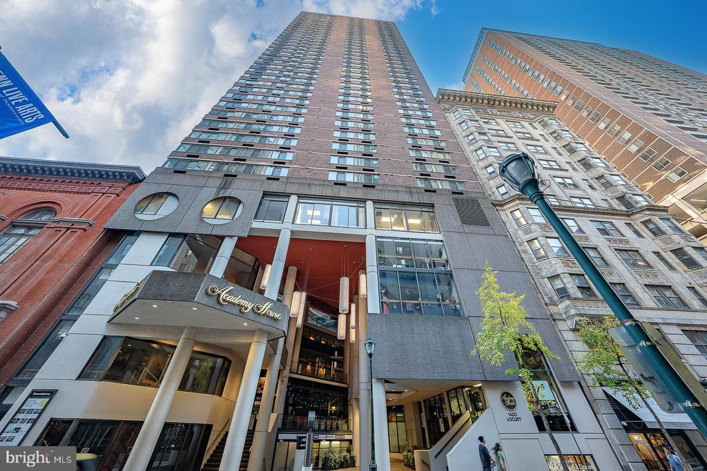 1420 LOCUST STREET Unit: 6N