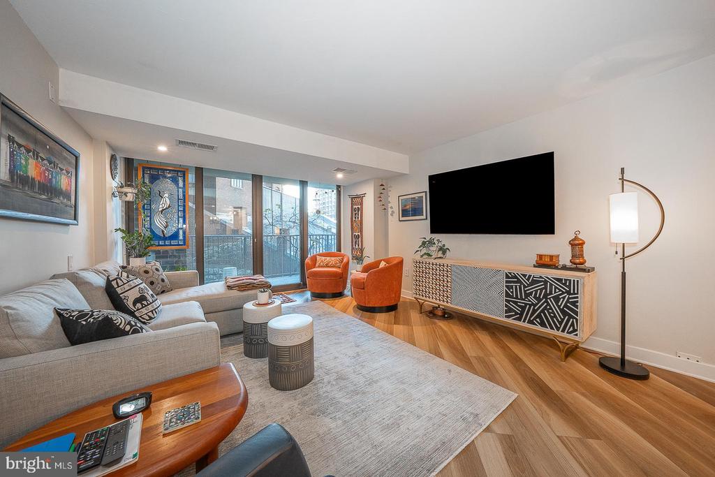 1420 LOCUST STREET Unit: 6N