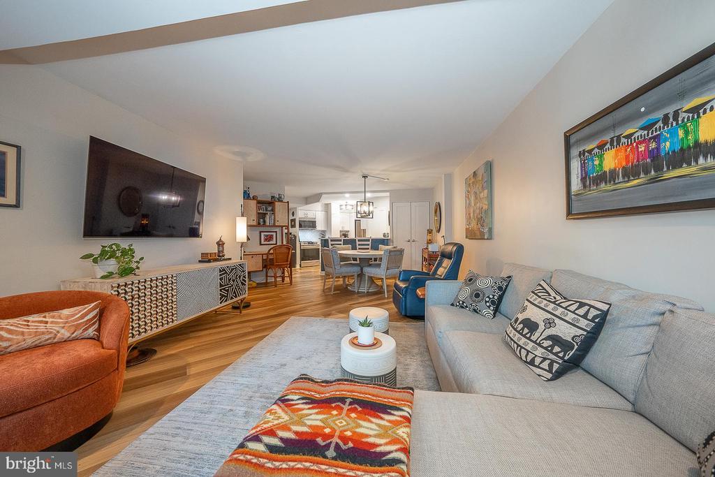 1420 LOCUST STREET Unit: 6N