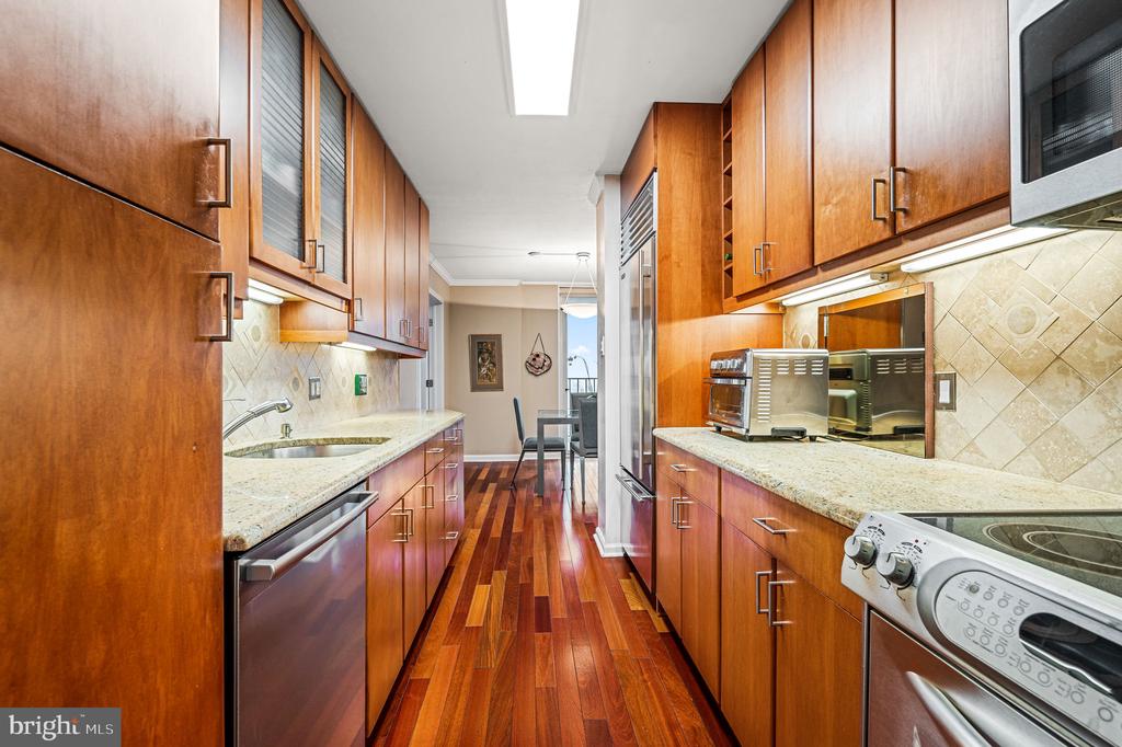 1901 JOHN F KENNEDY BOULEVARD Unit: 2505-06