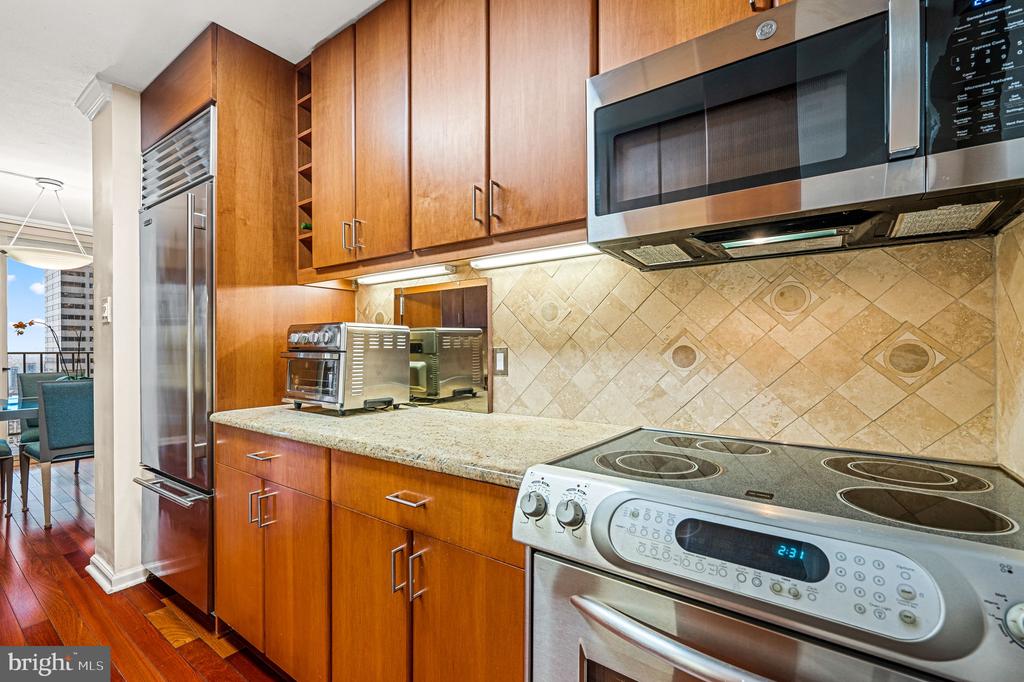 1901 JOHN F KENNEDY BOULEVARD Unit: 2505-06