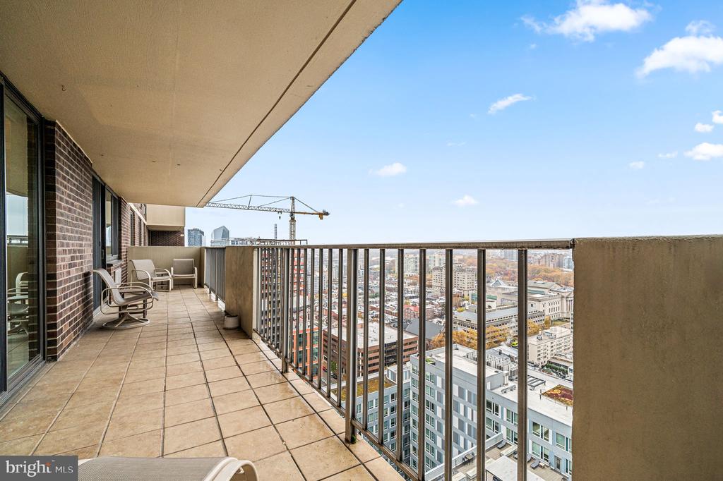 1901 JOHN F KENNEDY BOULEVARD Unit: 2505-06