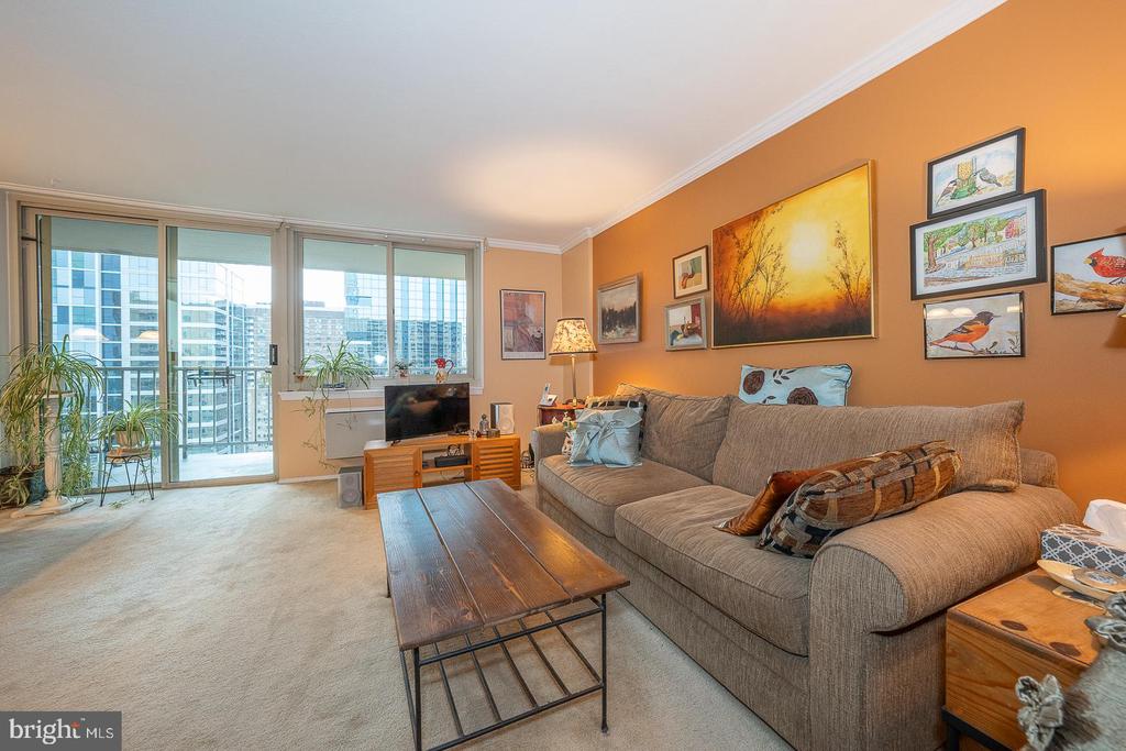 1919 CHESTNUT STREET Unit: 2203
