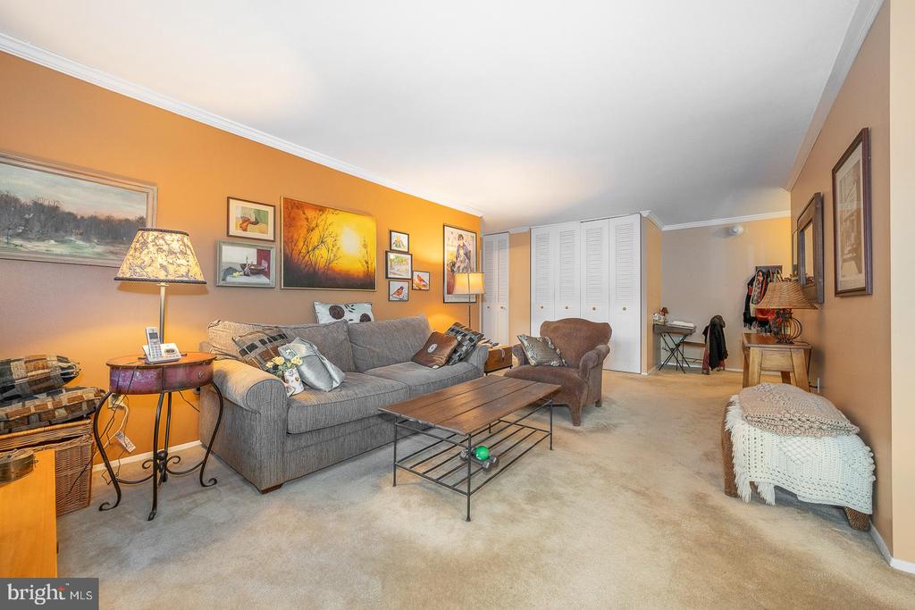 1919 CHESTNUT STREET Unit: 2203