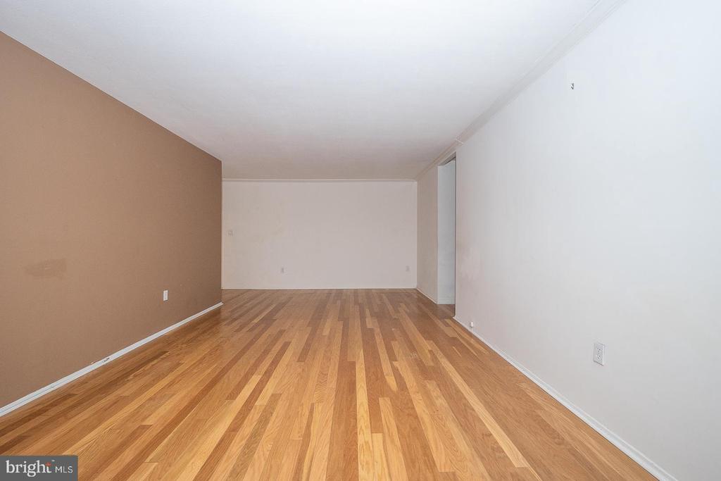 1919 CHESTNUT STREET Unit: 604