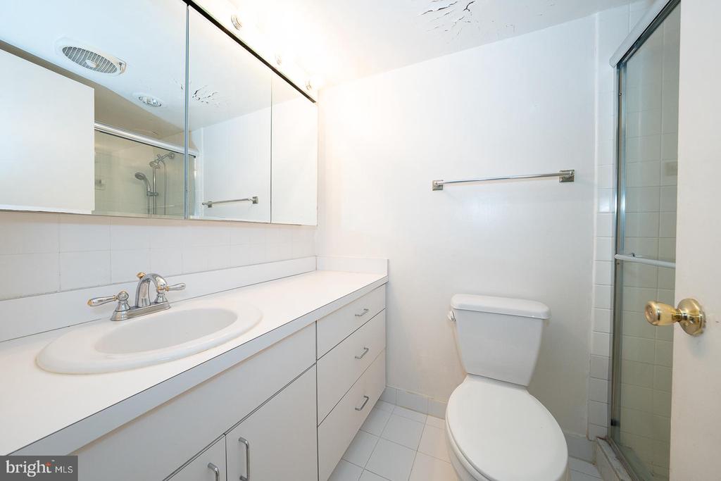 1919 CHESTNUT STREET Unit: 604