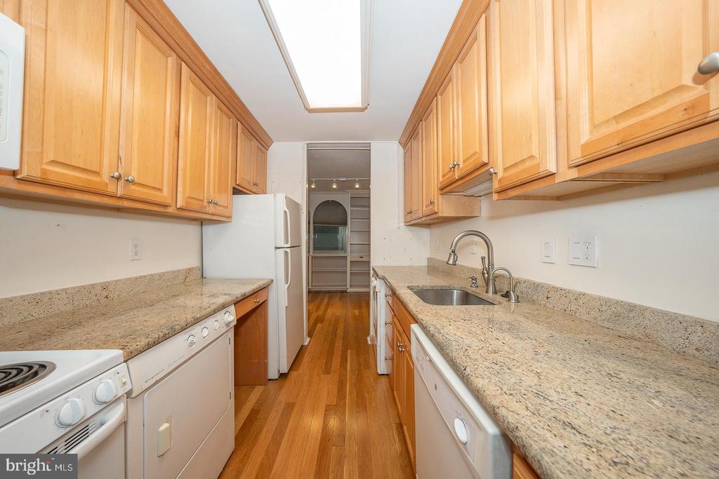 1919 CHESTNUT STREET Unit: 604