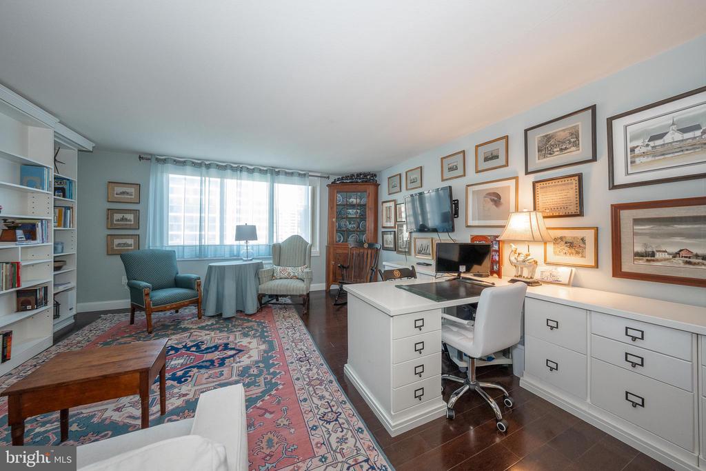 1919 CHESTNUT STREET Unit: 2423