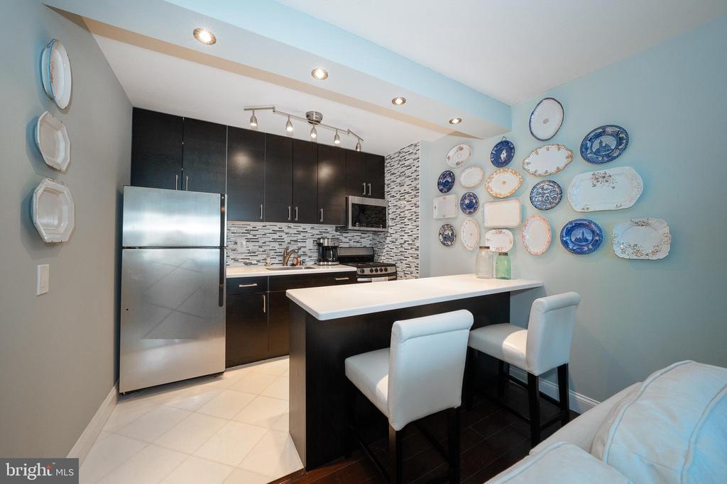 1919 CHESTNUT STREET Unit: 2423