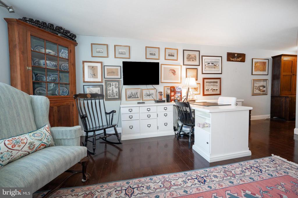 1919 CHESTNUT STREET Unit: 2423