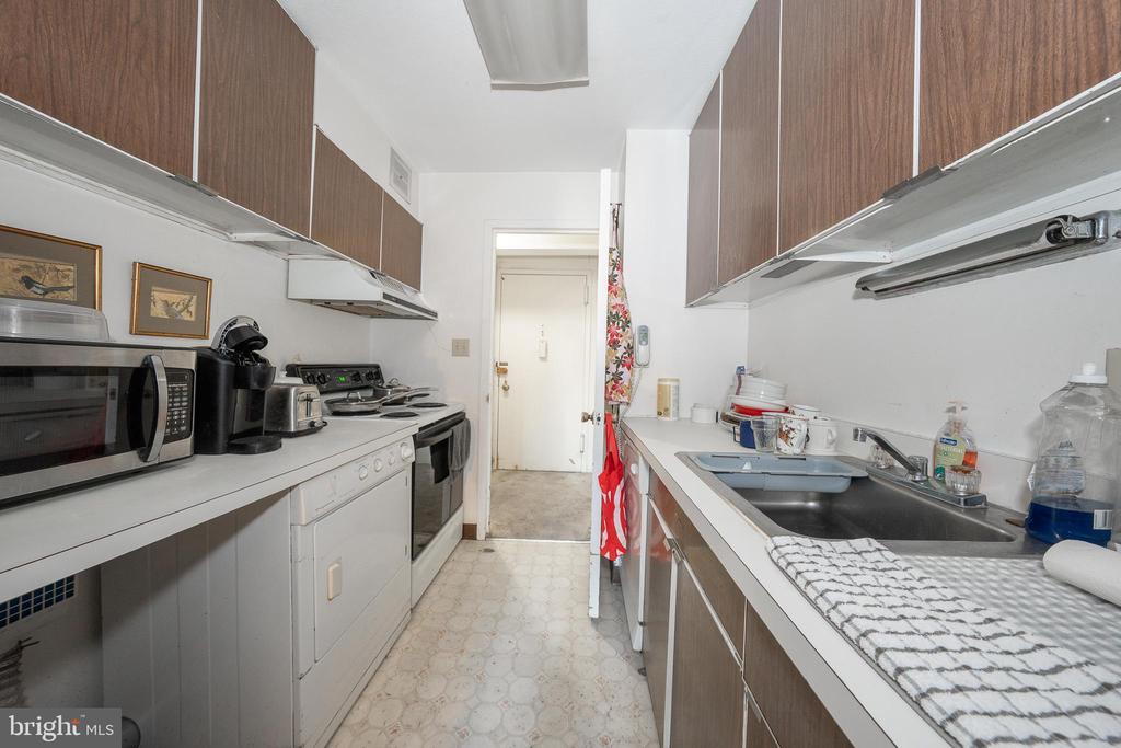 1919 CHESTNUT STREET Unit: 2405