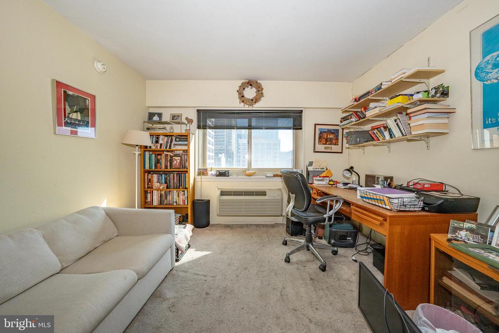 1919 CHESTNUT STREET Unit: 2405