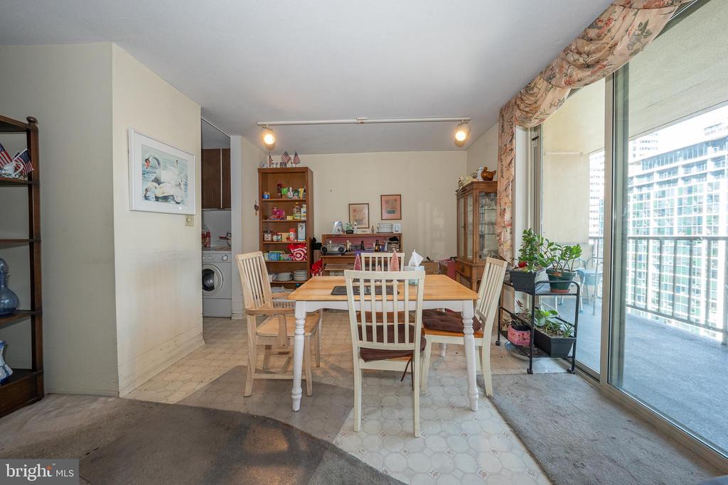 1919 CHESTNUT STREET Unit: 2405