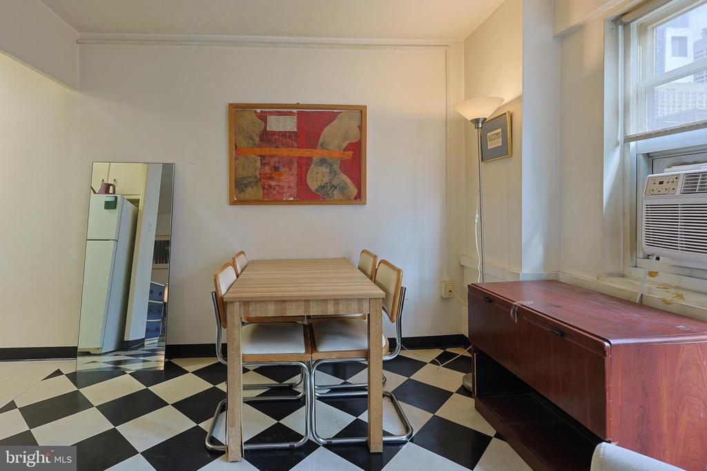 118 S 21ST STREET Unit: 411