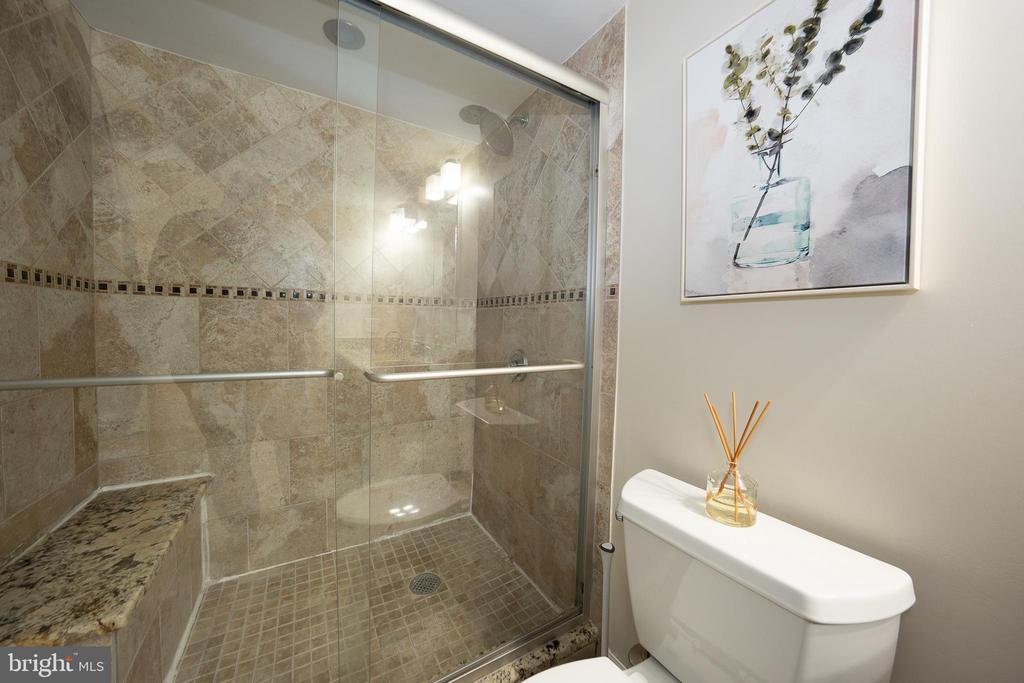1919 CHESTNUT STREET Unit: 1007